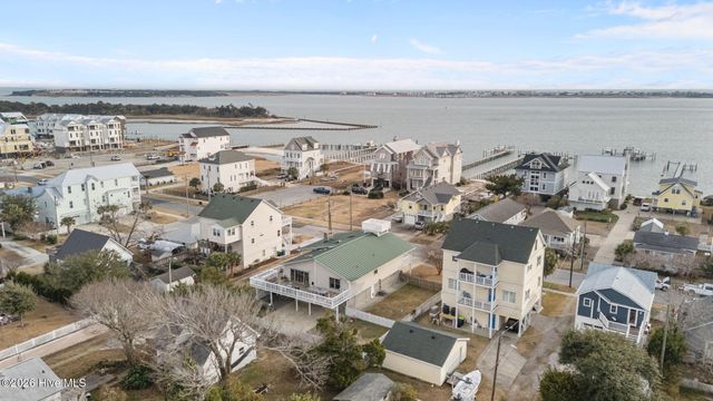 1104 Shepard Street, Morehead City, NC 28557
