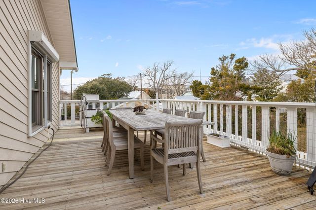 1104 Shepard Street, Morehead City, NC 28557