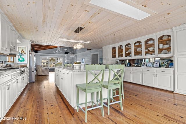 1104 Shepard Street, Morehead City, NC 28557