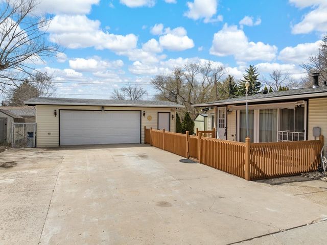 1949 Anderson Drive, Minot, ND 58703