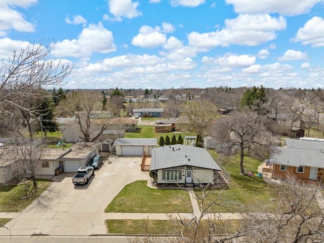 1949 Anderson Drive, Minot, ND 58703