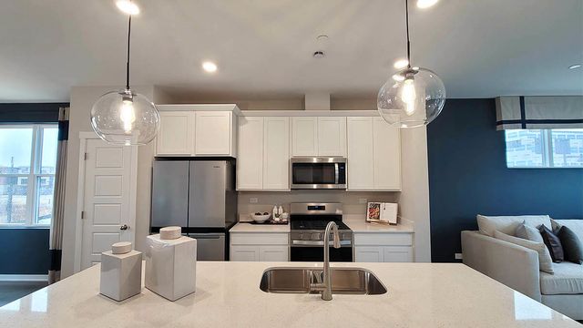 2220 Lakeshore Drive, Schaumburg, IL 60173