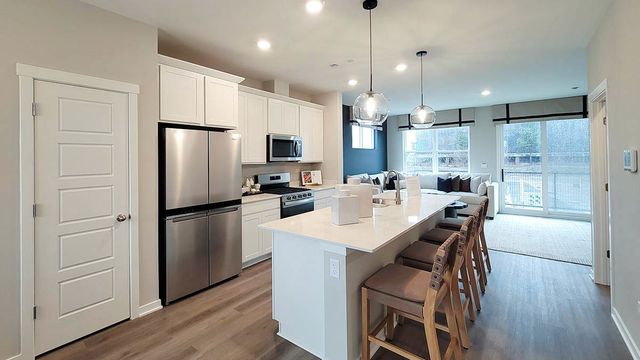 2220 Lakeshore Drive, Schaumburg, IL 60173