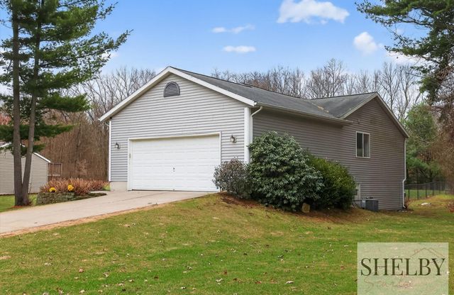 12294 Holmden Drive Ne, Oakfield Twp, MI 49341