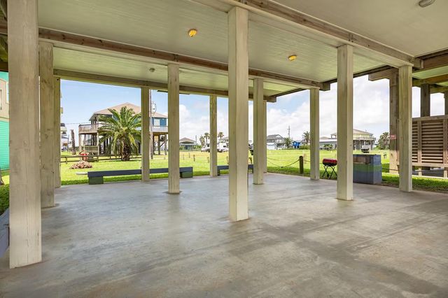 845 O Neil Road, Galveston, TX 77650