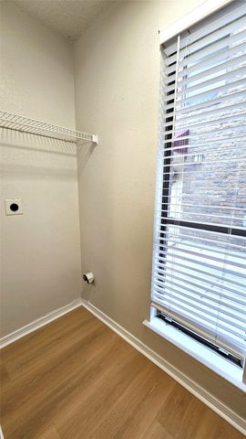 1605 5th Avenue 11, Fort Worth, TX 76104