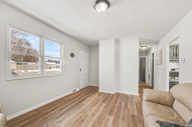 2005 E 4Th Street, Mishawaka, IN 46544