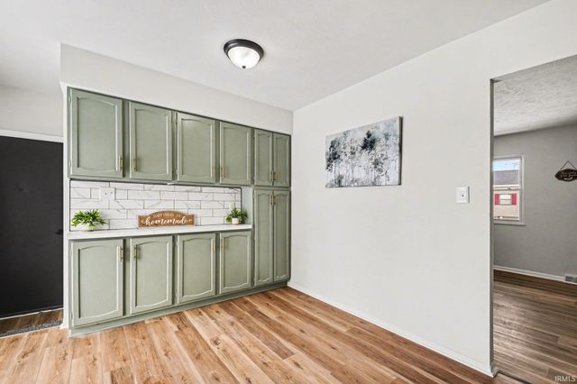 2005 E 4Th Street, Mishawaka, IN 46544