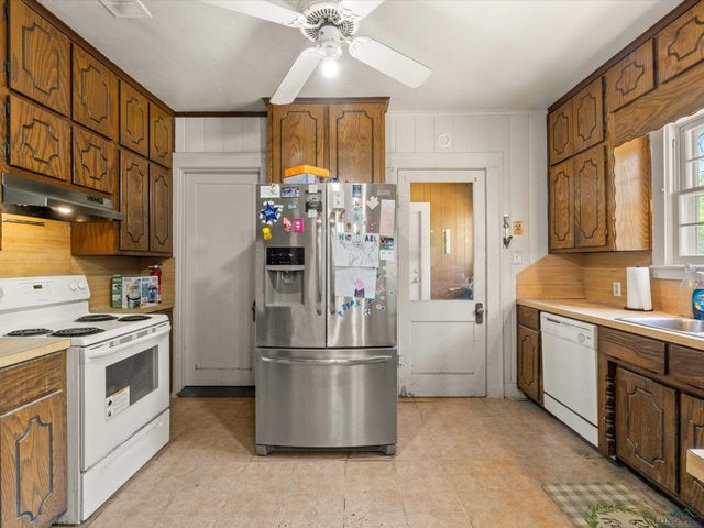 464 W DEPOT ST, Avinger, TX 75630