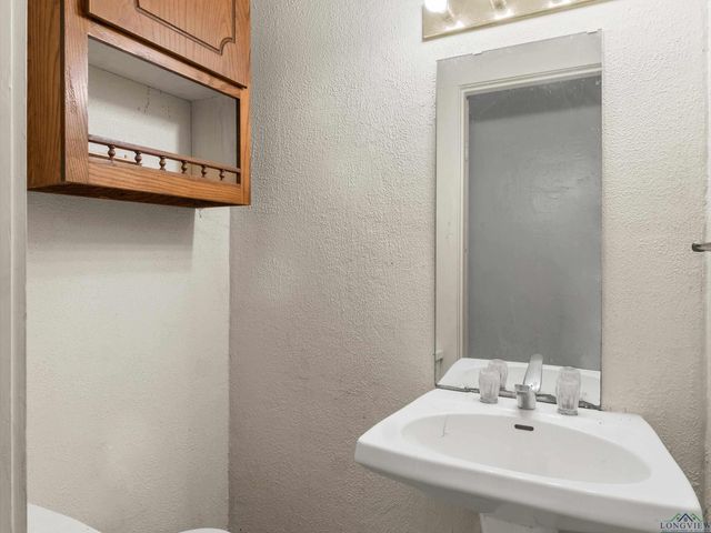 464 W DEPOT ST, Avinger, TX 75630