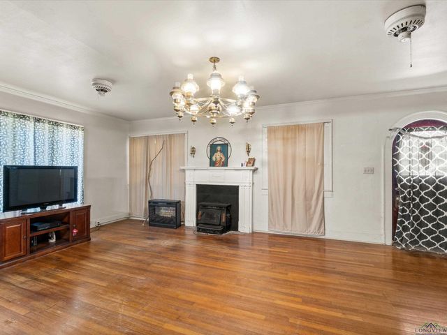 464 W DEPOT ST, Avinger, TX 75630