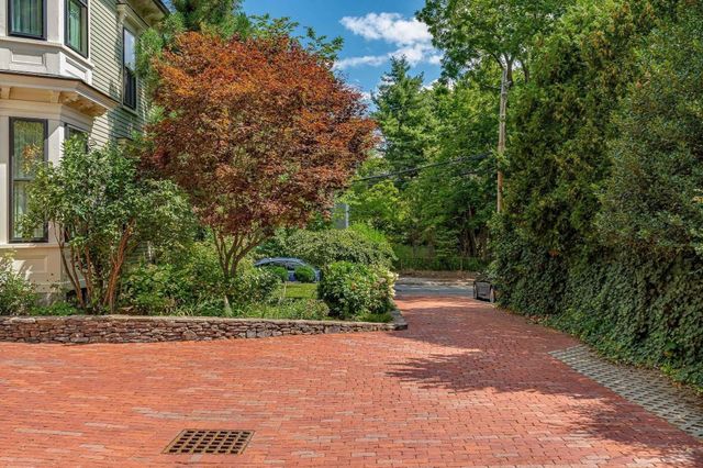 13 Avon 13, Cambridge, MA 02138