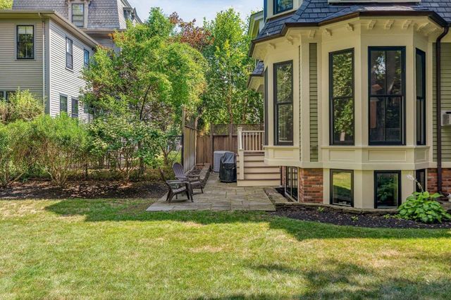 13 Avon 13, Cambridge, MA 02138
