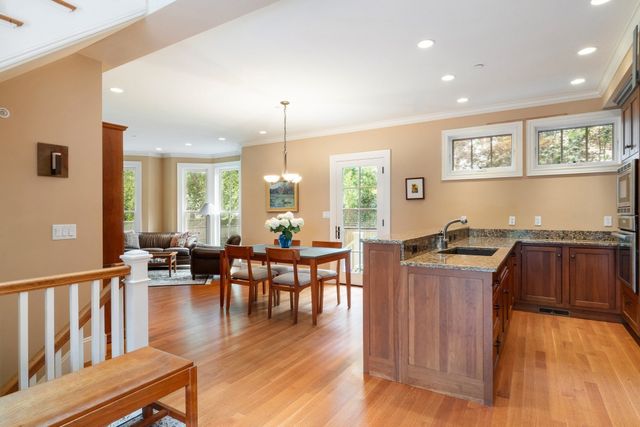 13 Avon 13, Cambridge, MA 02138