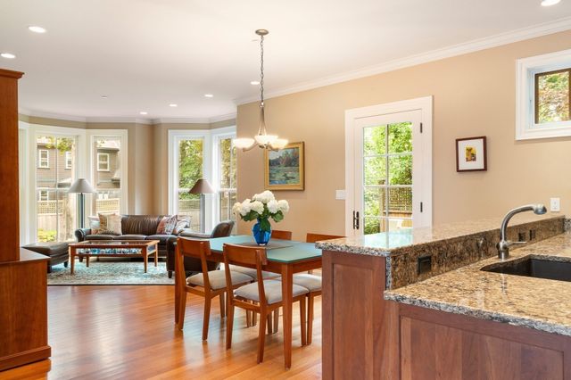 13 Avon 13, Cambridge, MA 02138