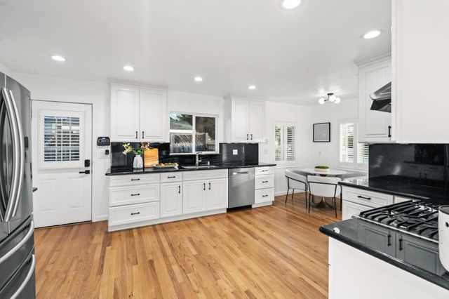 223 San Carlos Avenue, Redwood City, CA 94061