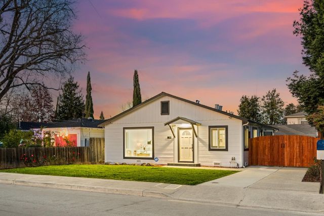 223 San Carlos Avenue, Redwood City, CA 94061