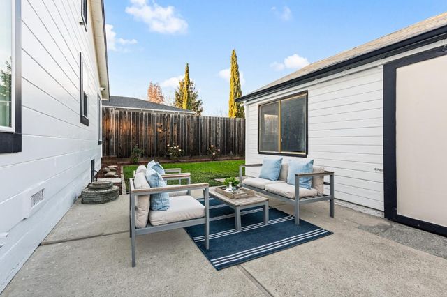 223 San Carlos Avenue, Redwood City, CA 94061