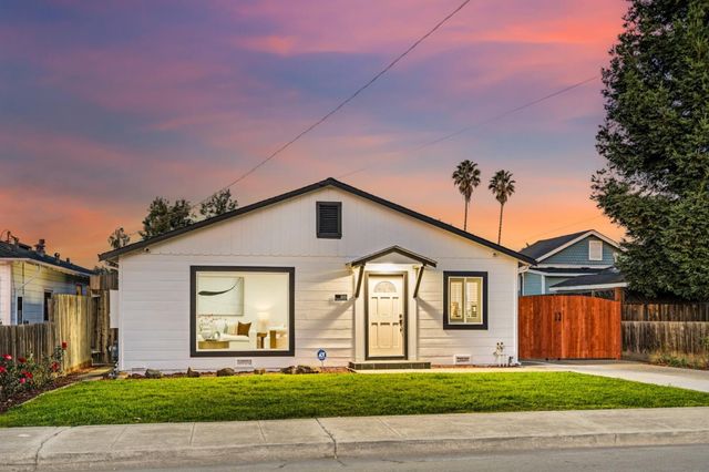 223 San Carlos Avenue, Redwood City, CA 94061