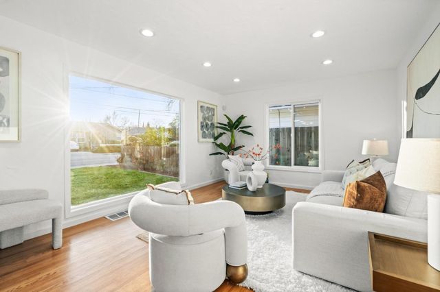 223 San Carlos Avenue, Redwood City, CA 94061