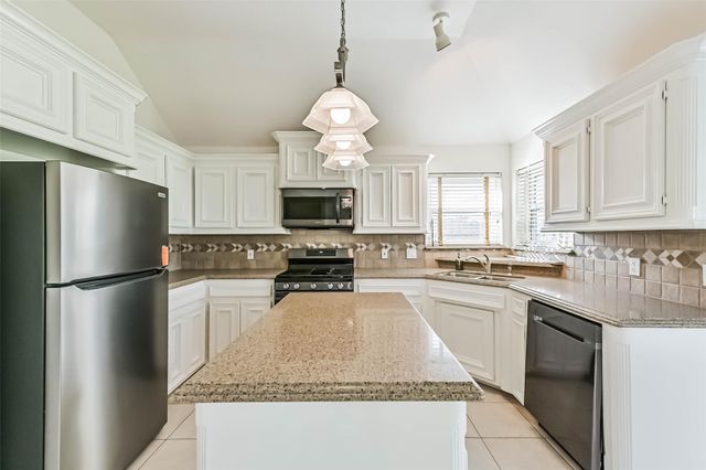 2906 31st Avenue N, Texas City, TX 77590