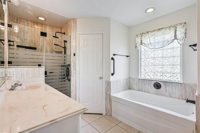 2906 31st Avenue N, Texas City, TX 77590