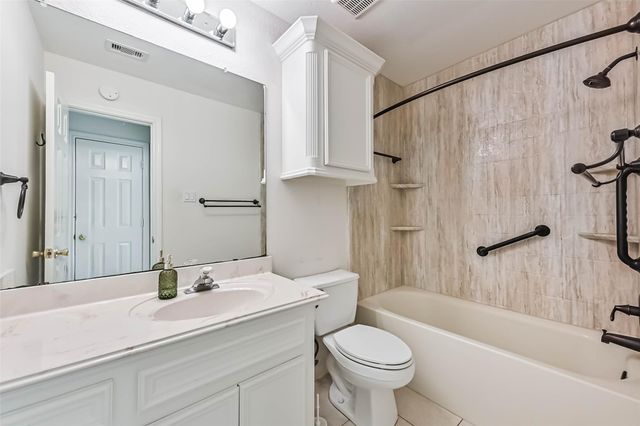 2906 31st Avenue N, Texas City, TX 77590