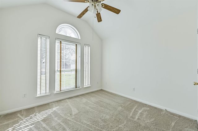 2906 31st Avenue N, Texas City, TX 77590