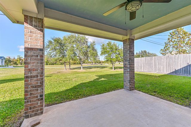 2906 31st Avenue N, Texas City, TX 77590