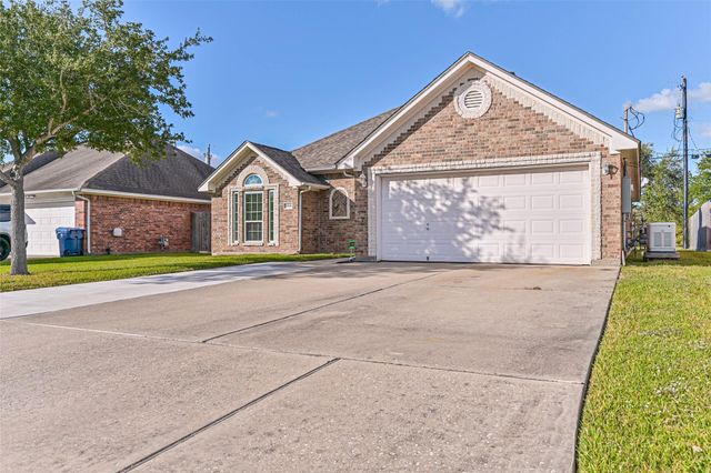 2906 31st Avenue N, Texas City, TX 77590