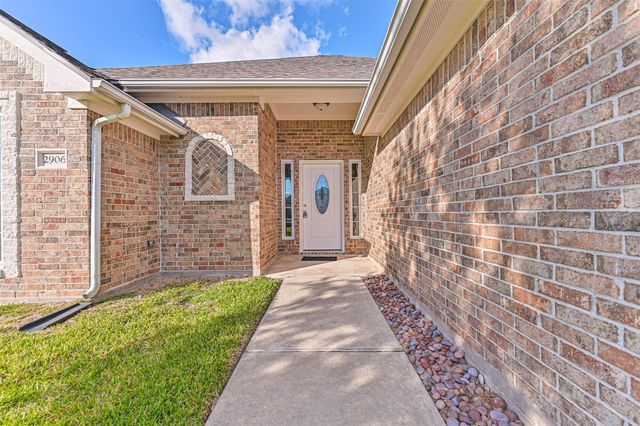 2906 31st Avenue N, Texas City, TX 77590