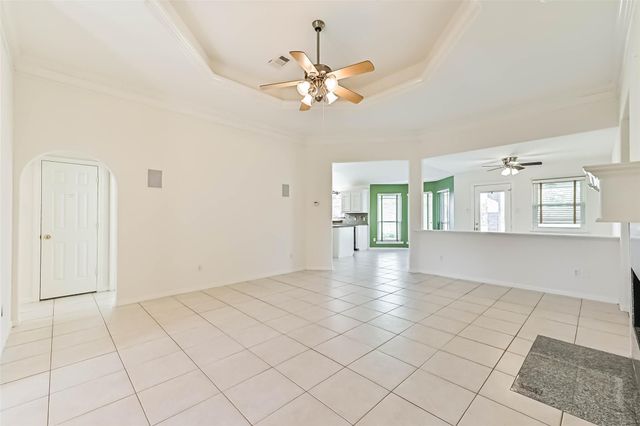 2906 31st Avenue N, Texas City, TX 77590