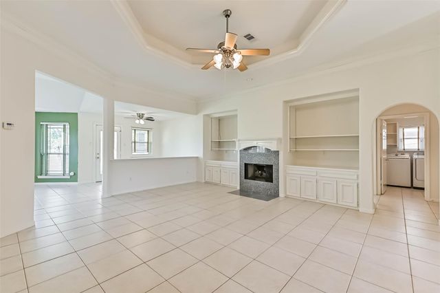 2906 31st Avenue N, Texas City, TX 77590