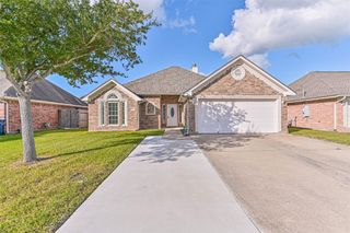 2906 31st Avenue N, Texas City, TX 77590