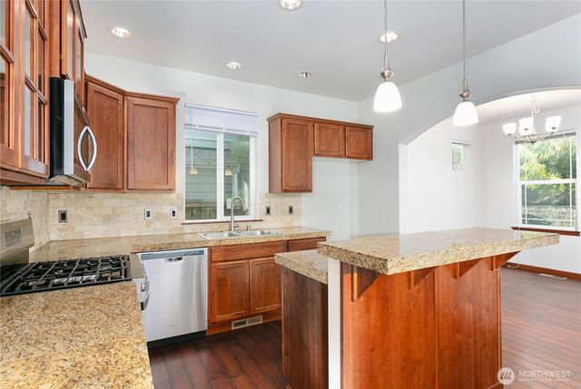 2411 43rd Avenue SE, Puyallup, WA 98374