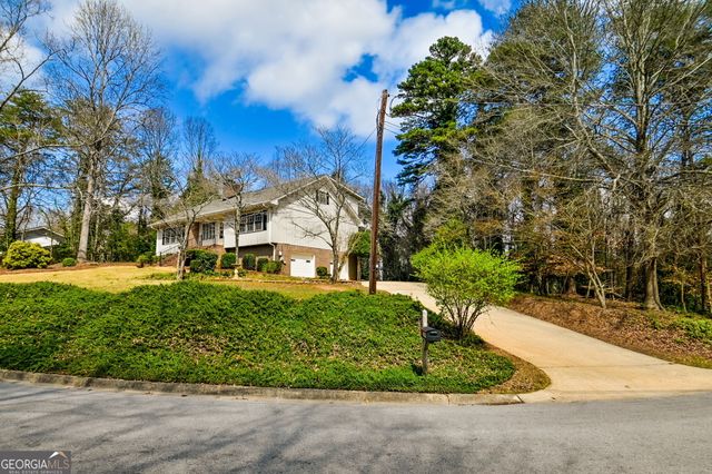 1297 Lakeshore Circle, Gainesville, GA 30501
