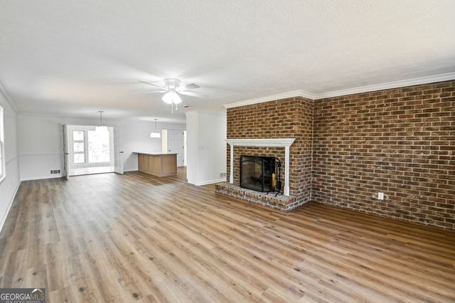 1297 Lakeshore Circle, Gainesville, GA 30501