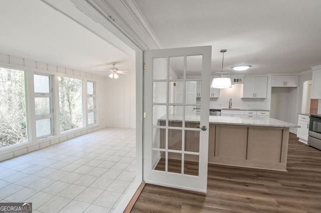 1297 Lakeshore Circle, Gainesville, GA 30501