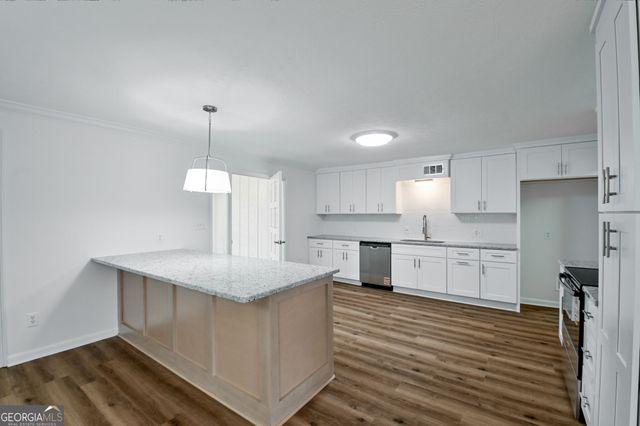 1297 Lakeshore Circle, Gainesville, GA 30501