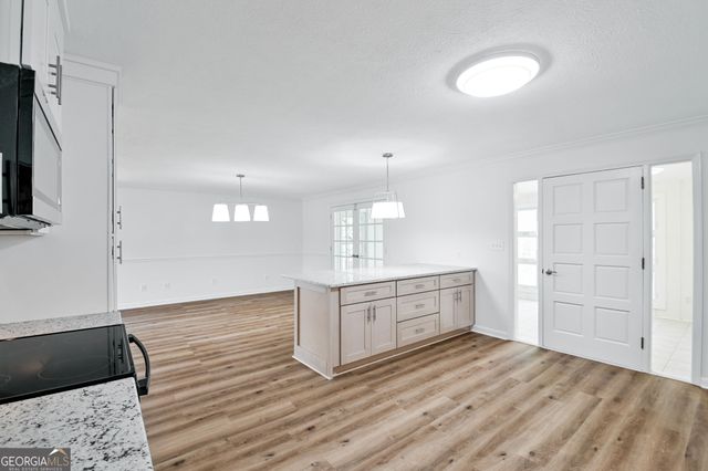 1297 Lakeshore Circle, Gainesville, GA 30501