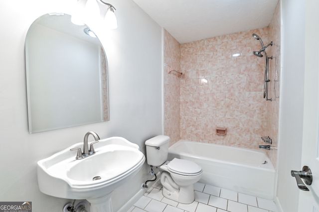 1297 Lakeshore Circle, Gainesville, GA 30501