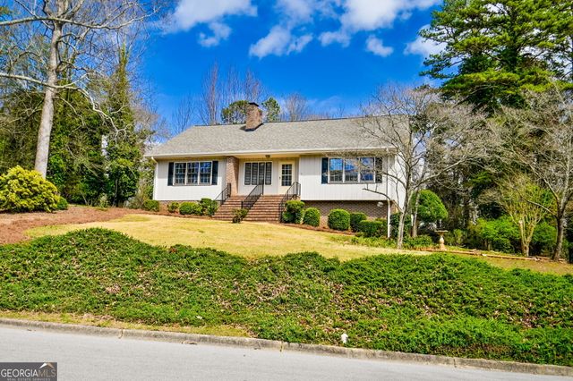 1297 Lakeshore Circle, Gainesville, GA 30501