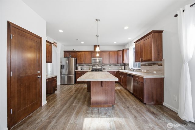 20201 20th Avenue E, Spanaway, WA 98387