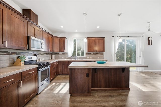 20201 20th Avenue E, Spanaway, WA 98387