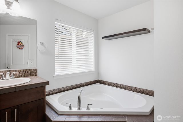 20201 20th Avenue E, Spanaway, WA 98387