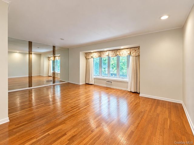 2829 Clearview Expressway, Bayside, NY 11360