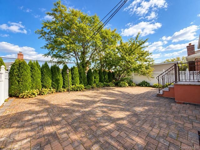 2829 Clearview Expressway, Bayside, NY 11360