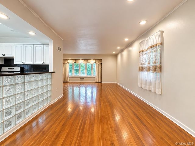 2829 Clearview Expressway, Bayside, NY 11360