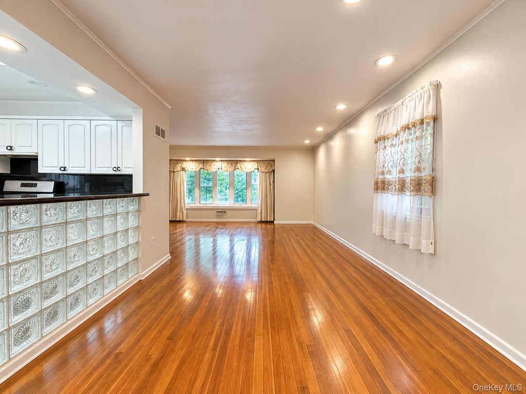2829 Clearview Expressway, Bayside, NY 11360 — photo 3