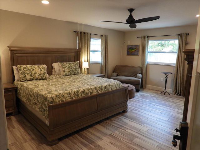 7800 COUNTRY CLUB ROAD N, St Petersburg, FL 33710